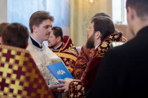 Митрополит Игнатий совершил Божественную литургию в Покровском соборе г. Саратова