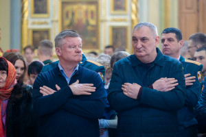 Митрополит Игнатий совершил Божественную литургию в Покровском соборе г. Саратова