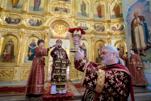 Митрополит Игнатий совершил Божественную литургию в Покровском соборе г. Саратова