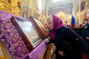 Митрополит Игнатий совершил Божественную литургию в Покровском соборе г. Саратова