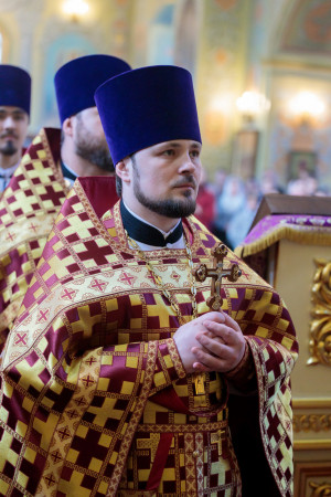 Митрополит Игнатий совершил Божественную литургию в Покровском соборе г. Саратова