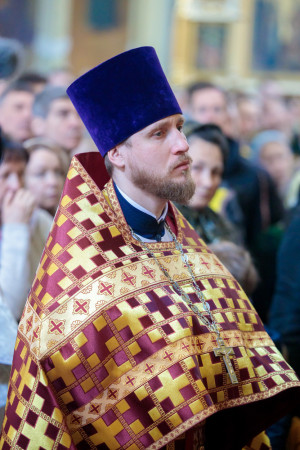 Митрополит Игнатий совершил Божественную литургию в Покровском соборе г. Саратова