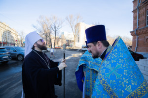 Митрополит Игнатий совершил Божественную литургию в Николо-Тихвинском соборном храме г. Саратова
