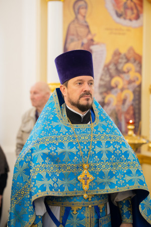 Митрополит Игнатий совершил Божественную литургию в Николо-Тихвинском соборном храме г. Саратова