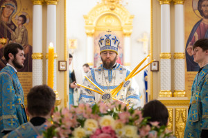 Митрополит Игнатий совершил Божественную литургию в Николо-Тихвинском соборном храме г. Саратова