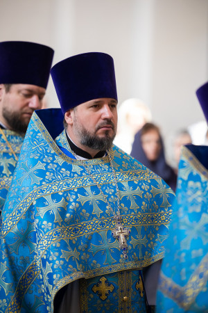 Митрополит Игнатий совершил Божественную литургию в Николо-Тихвинском соборном храме г. Саратова
