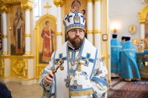 Митрополит Игнатий совершил Божественную литургию в Николо-Тихвинском соборном храме г. Саратова