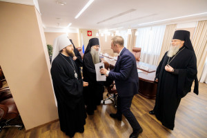 Архиереев Саратовской митрополии принял губернатор региона