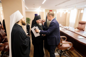 Архиереев Саратовской митрополии принял губернатор региона