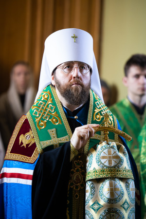 Митрополит Игнатий совершил всенощное бдение в Покровском соборе г. Саратова