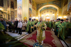 Митрополит Игнатий совершил всенощное бдение в Покровском соборе г. Саратова
