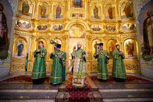 Митрополит Игнатий совершил всенощное бдение в Покровском соборе г. Саратова