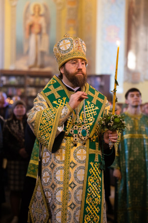 Митрополит Игнатий совершил всенощное бдение в Покровском соборе г. Саратова