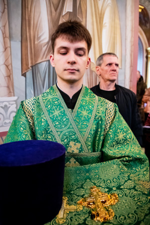 Божественная литургия в Свято-Троицком кафедральном соборе г. Саратова