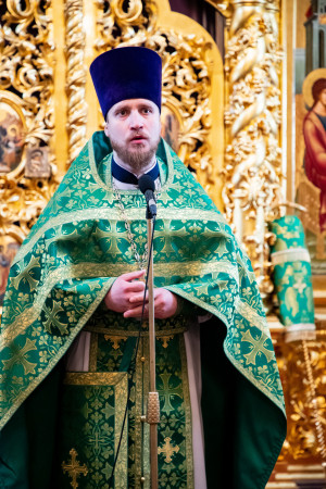 Божественная литургия в Свято-Троицком кафедральном соборе г. Саратова
