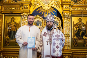 Митрополит Игнатий совершил вечерню в соединении с Крещальной литургией в Свято-Троицком кафедральном соборе г. Саратова