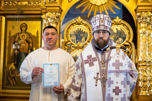 Митрополит Игнатий совершил вечерню в соединении с Крещальной литургией в Свято-Троицком кафедральном соборе г. Саратова