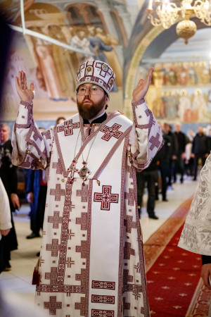 Вечерня в соединении с Крещальной литургией в Свято-Троицком кафедральном соборе г. Саратова