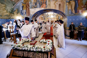 Вечерня в соединении с Крещальной литургией в Свято-Троицком кафедральном соборе г. Саратова