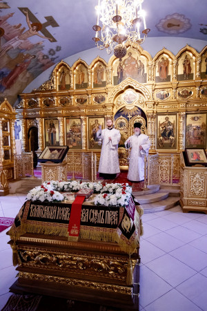 Вечерня в соединении с Крещальной литургией в Свято-Троицком кафедральном соборе г. Саратова