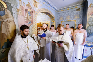 Вечерня в соединении с Крещальной литургией в Свято-Троицком кафедральном соборе г. Саратова