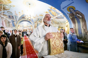 Вечерня в соединении с Крещальной литургией в Свято-Троицком кафедральном соборе г. Саратова