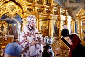 Вечерня в соединении с Крещальной литургией в Свято-Троицком кафедральном соборе г. Саратова
