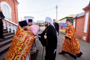 Митрополит Игнатий совершил Божественную литургию в Покровском храме г. Петровска