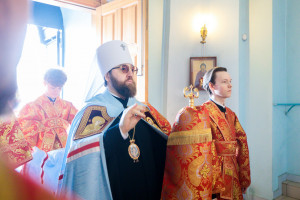 Митрополит Игнатий совершил Божественную литургию в Покровском храме г. Петровска