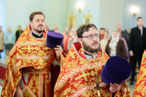Митрополит Игнатий совершил Божественную литургию в Покровском храме г. Петровска