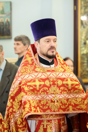 Митрополит Игнатий совершил Божественную литургию в Покровском храме г. Петровска