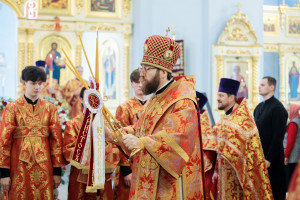Митрополит Игнатий совершил Божественную литургию в Покровском храме г. Петровска