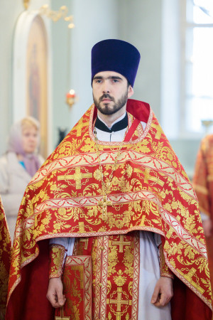 Митрополит Игнатий совершил Божественную литургию в Покровском храме г. Петровска