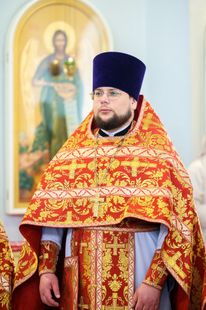 Митрополит Игнатий совершил Божественную литургию в Покровском храме г. Петровска