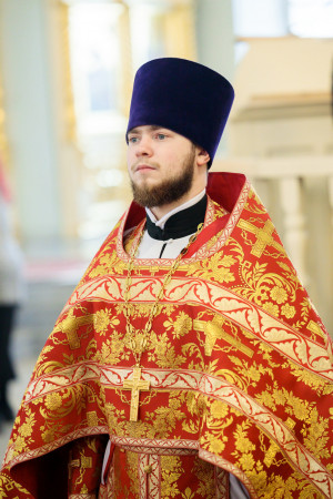 Митрополит Игнатий совершил Божественную литургию в Покровском храме г. Петровска