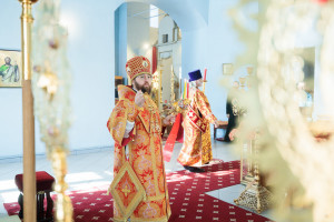 Митрополит Игнатий совершил Божественную литургию в Покровском храме г. Петровска