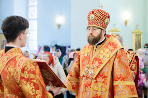 Митрополит Игнатий совершил Божественную литургию в Покровском храме г. Петровска