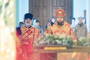 Митрополит Игнатий совершил Божественную литургию в Покровском храме г. Петровска