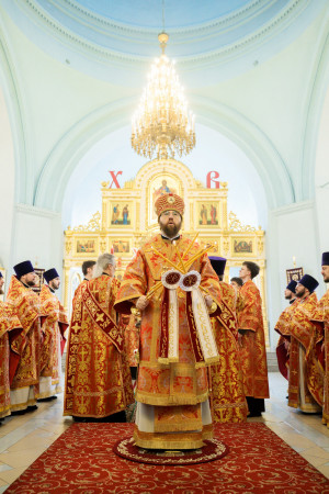 Митрополит Игнатий совершил Божественную литургию в Покровском храме г. Петровска