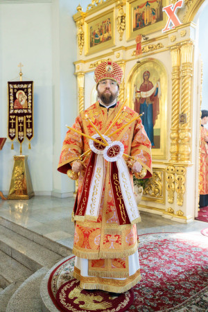 Митрополит Игнатий совершил Божественную литургию в Покровском храме г. Петровска