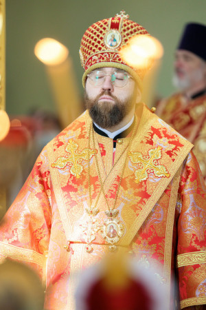 Митрополит Игнатий совершил Божественную литургию в Покровском храме г. Петровска