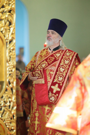 Митрополит Игнатий совершил Божественную литургию в Покровском храме г. Петровска