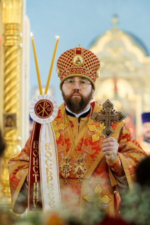Митрополит Игнатий совершил Божественную литургию в Покровском храме г. Петровска