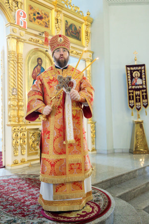 Митрополит Игнатий совершил Божественную литургию в Покровском храме г. Петровска