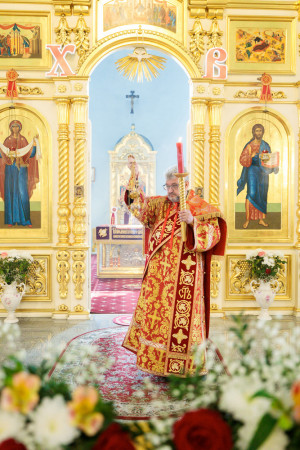 Митрополит Игнатий совершил Божественную литургию в Покровском храме г. Петровска