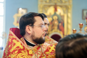 Митрополит Игнатий совершил Божественную литургию в Покровском храме г. Петровска