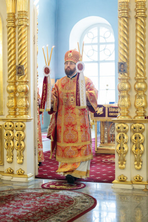 Митрополит Игнатий совершил Божественную литургию в Покровском храме г. Петровска