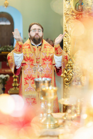 Митрополит Игнатий совершил Божественную литургию в Покровском храме г. Петровска