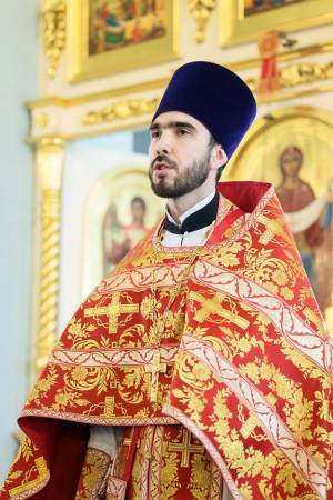 Митрополит Игнатий совершил Божественную литургию в Покровском храме г. Петровска