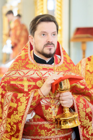 Митрополит Игнатий совершил Божественную литургию в Покровском храме г. Петровска